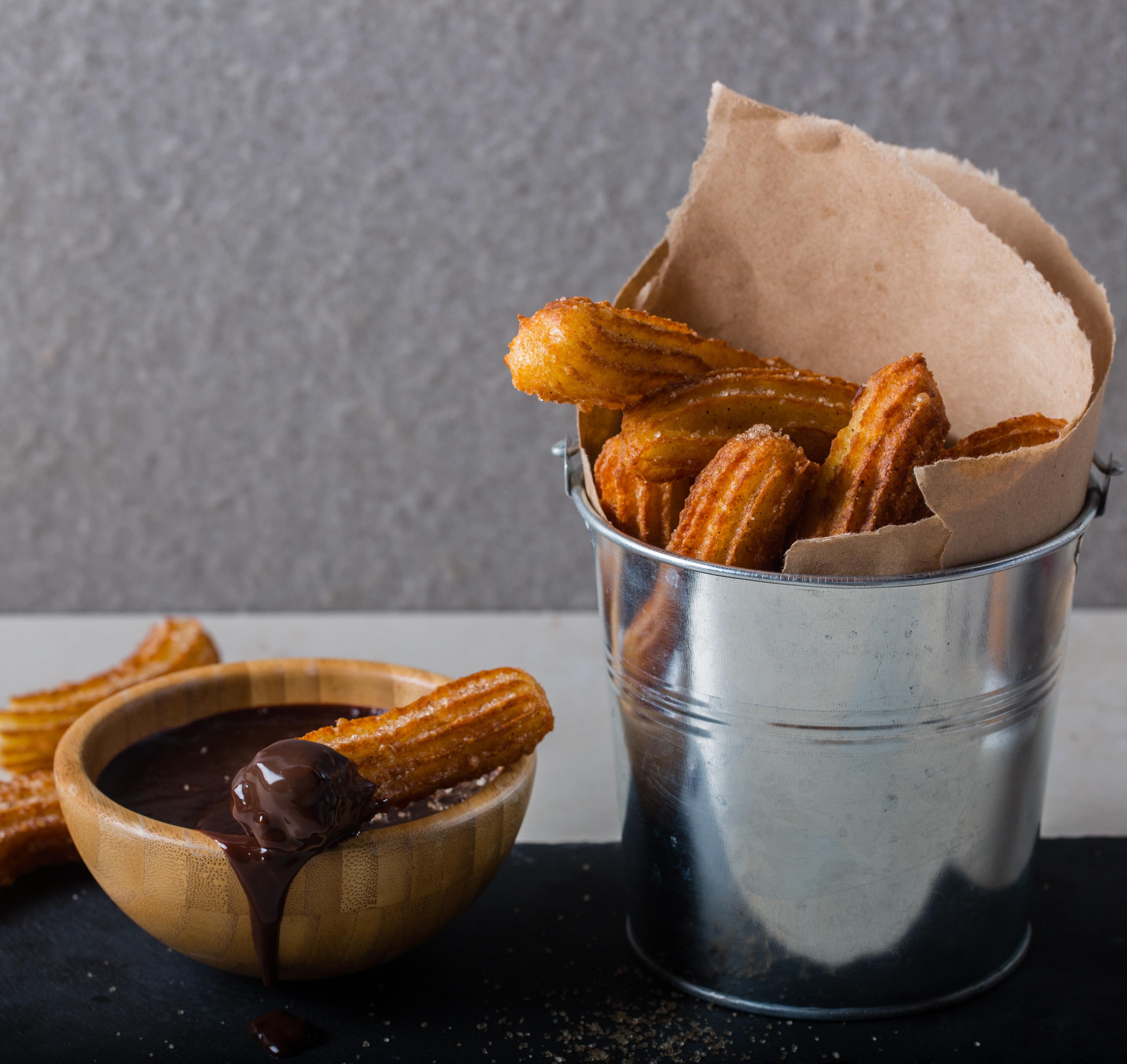 churros-with-dipping-chocolate-sauce